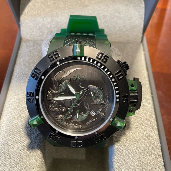 NWOT INVICTA men's watch. OS adjustable rubber strap. - Picture 2 of 4